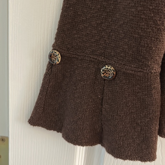 Stylish and Unique.  Leopard print buttons. - Picture 3 of 5